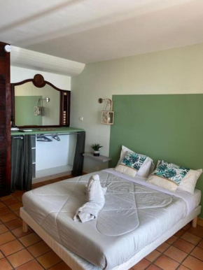Studio paisible avec piscine, pas loin de la plage